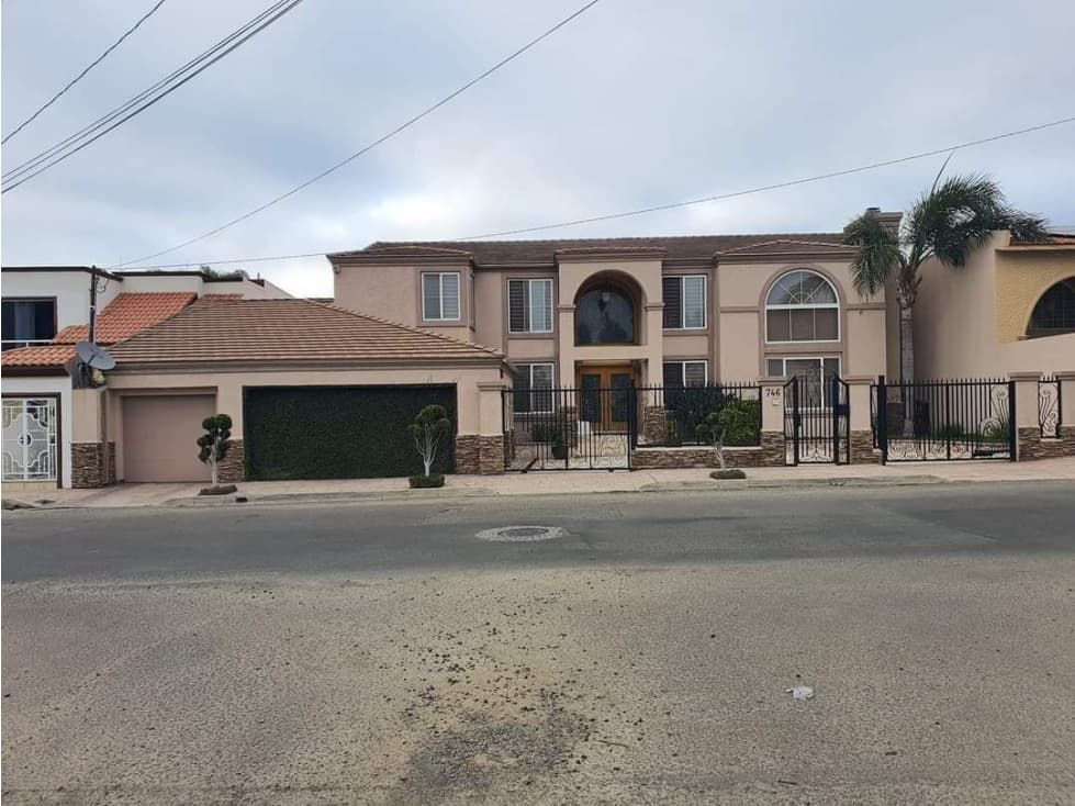 CASA EN VENTA EN LA PINTORESCA Y CODICIADA ZONA DE PLAYAS DE TIJUANA — foto 1