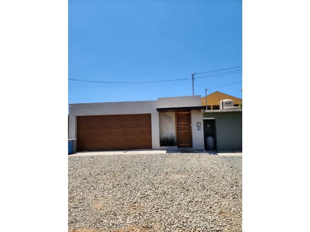VENTA DE CASA DE UN PISO EN PLAYAS DE CHAPULTEPEC, ENSENADA