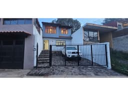 Bonita casa en zona centrica de mazamittla jalisco
