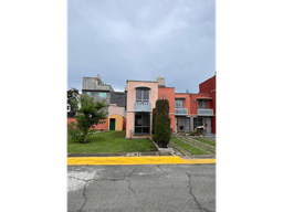 HACIENDA DE CUAUTITLAN CASA 2 REC 1.5 BAÑOS RENTA