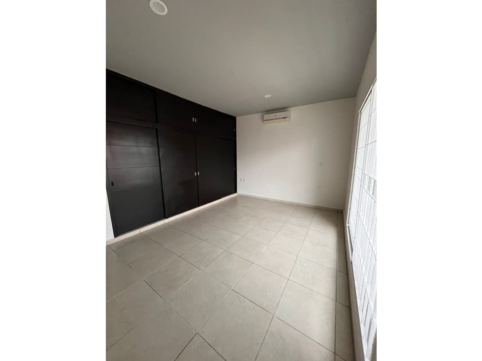 CASA EN RENTA EN FRACCIONAMIENTO RINCÓN DEL BOSQUE — foto 3