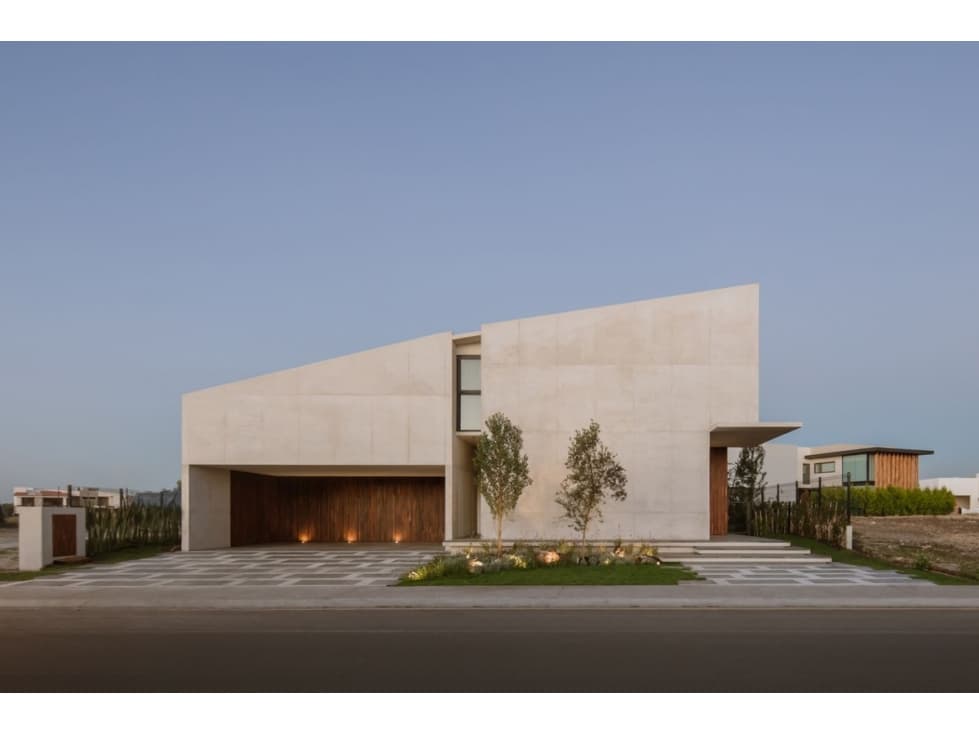 MODERNA CASA EN VENTA EN EL CAMPANARIO QUERETARO GAA — foto 1