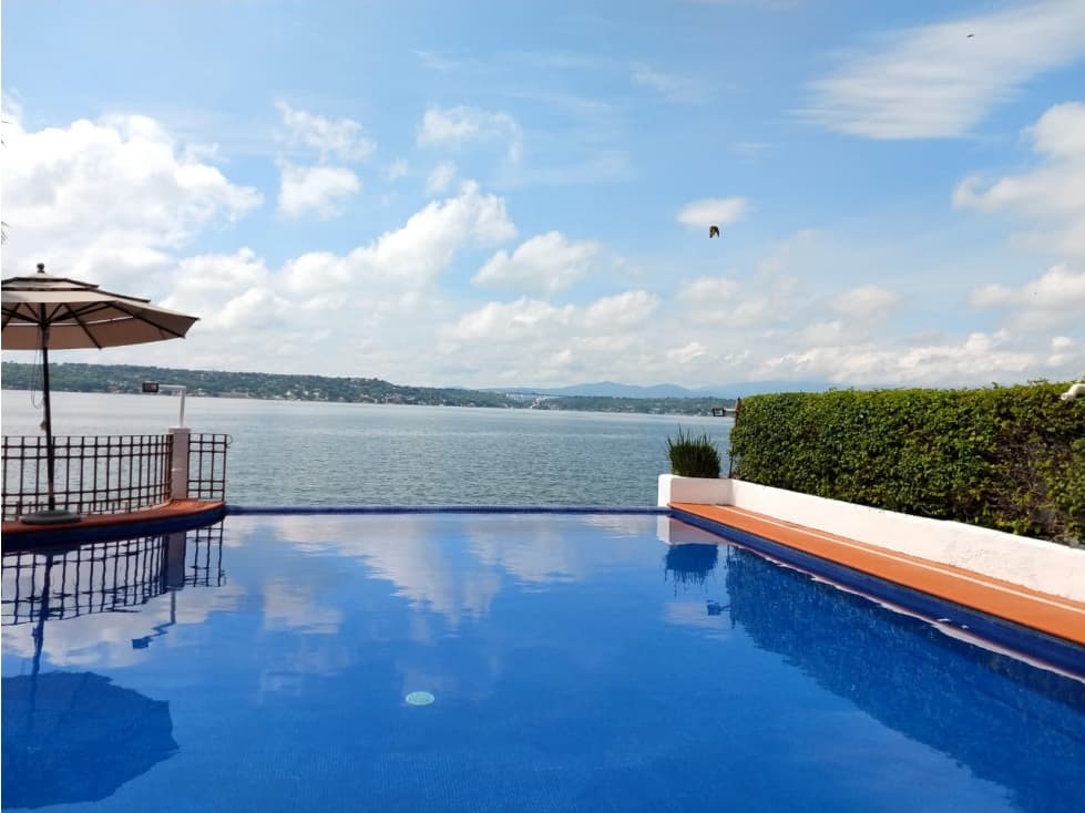 CASA EN VENTA A ORILLA DEL LAGO "V. MAN. B3" — foto 2