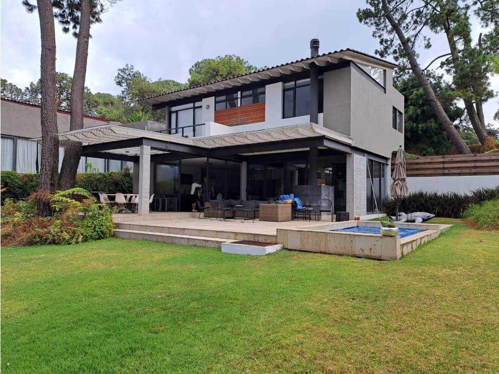 CASA EN VENTA EN CONDOMINIO AVANDARO — foto 1