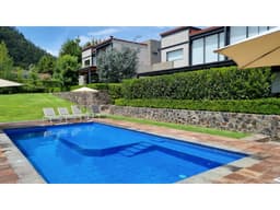 CASA EN VENTA EN LAS NUBES