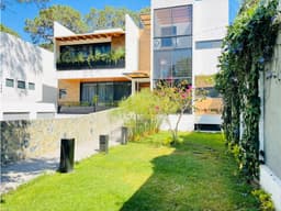 CASA EN RENTA FONTANA AVANDARO
