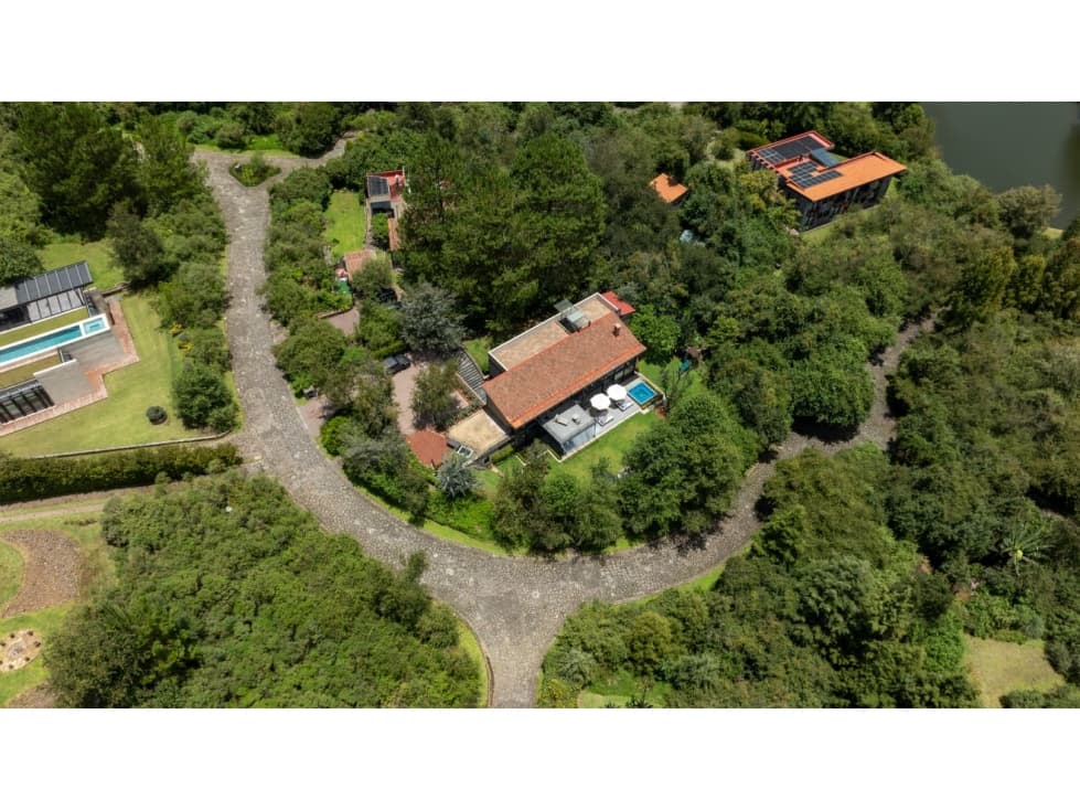 RESIDENCIA DE LUJO EN VALLE SANTANA / VALLE DE BRAVO — foto 4