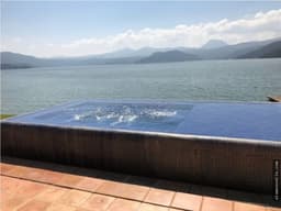 REFUGIO PRIVADO A ORILLA DEL LAGO