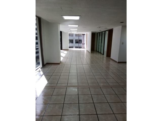 Renta de Oficina de 156 m2 con 2 Privados en Bosque de las Lomas