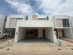 Casa en renta con alberca, en fraccionamiento Kanté, Villahermosa.