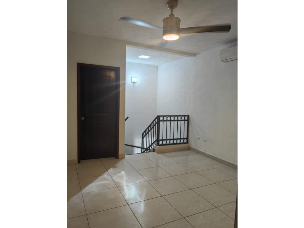CASA EN RENTA EN FRACCIONAMIENTO RAICES — foto 3