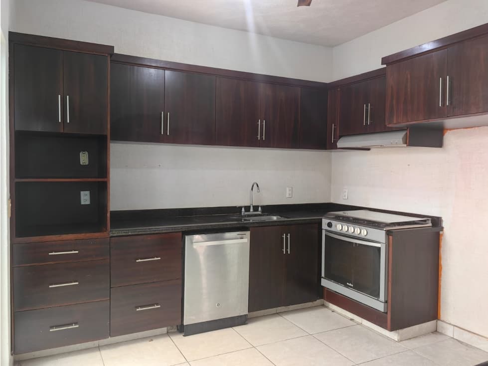 CASA EN RENTA EN FRACCIONAMIENTO RAICES — foto 1