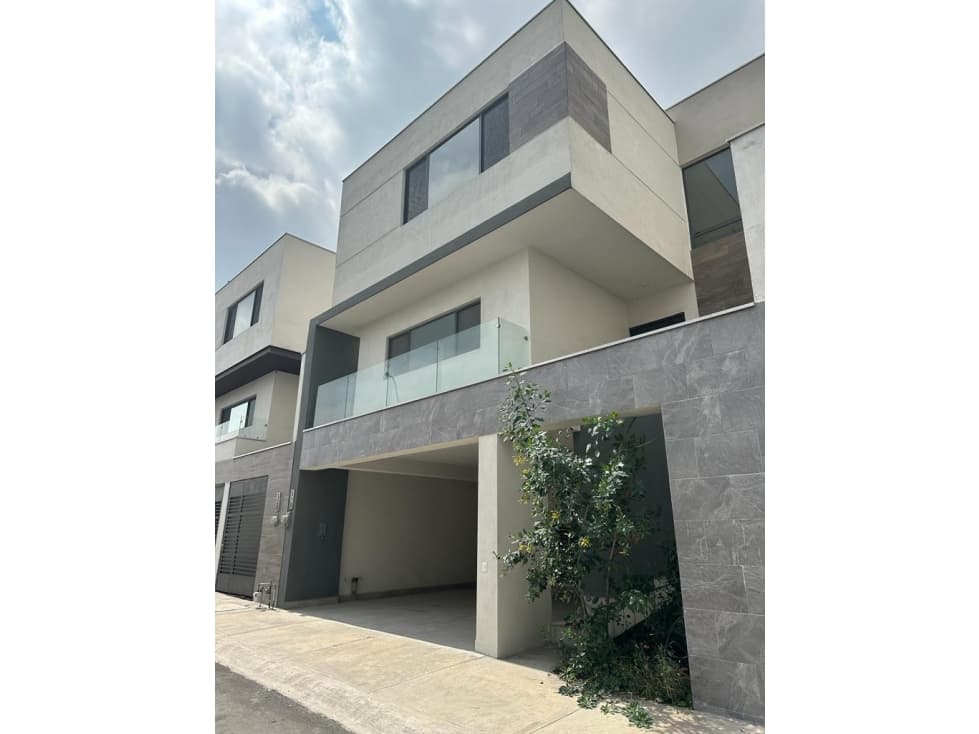 RESIDENCIA EN VENTA PUERTA DE HIERRO LINCES MONTERREY — foto 1