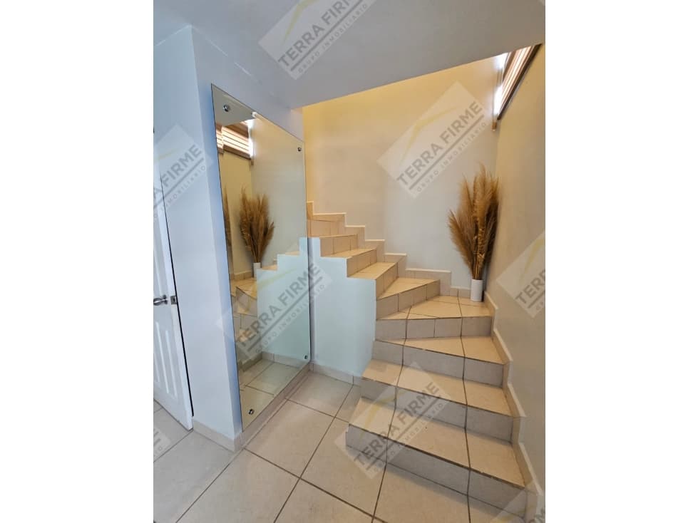 SE RENTA CASA PRIVDA LAS CEIBAS — foto 2