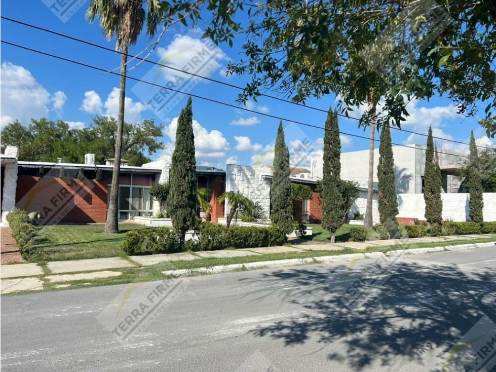 SE VENDE CASA LOS LEONES — foto 2