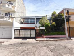 CASA COLON EN VENTA CENTRO, 342 M2, 5 HABITACIONES SAHUAYO MICHOACAN.