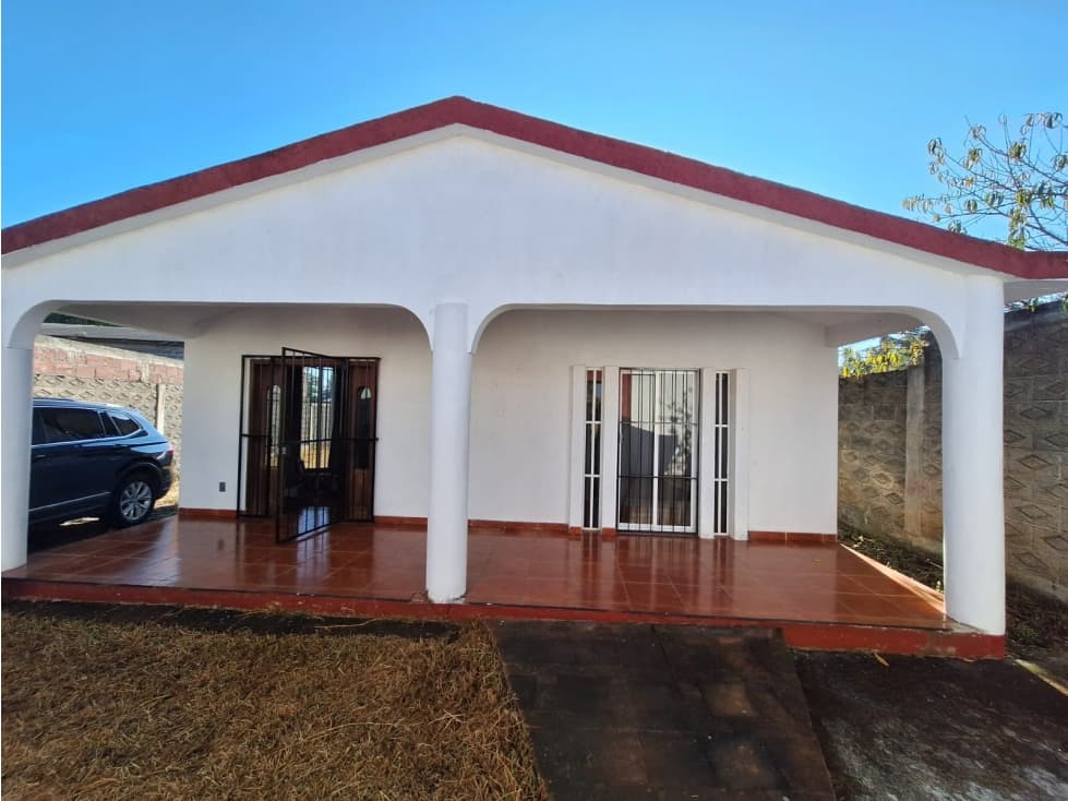 Casa en renta con gran terreno en Pátzcuaro — foto 1