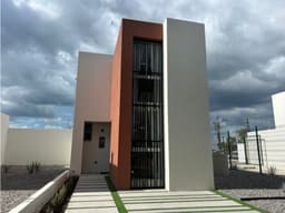 CASA EN LANDA RESIDENCIAL MODELO MONDRAGÓN