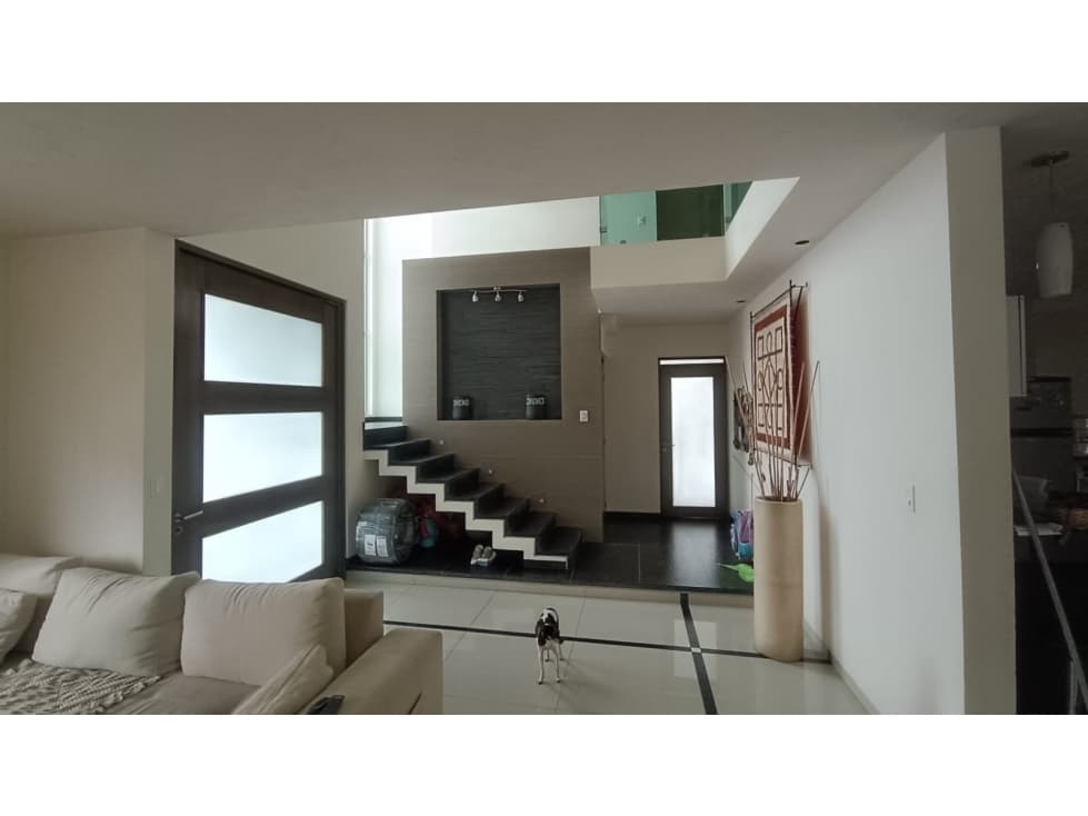 CASA EN VENTA DE 4 HAB. DE COTO CON ALBERCA AGUASCALIENTES — foto 4