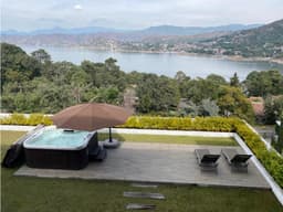 BONITA CASA UBICADA EN ZONA AVANDARO