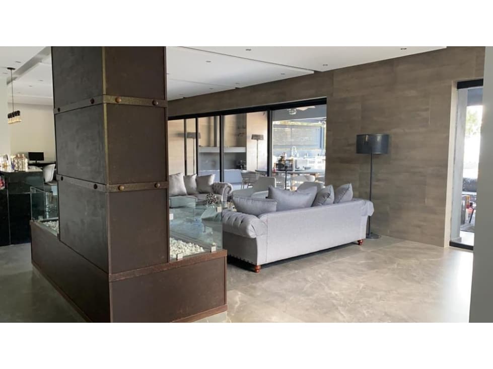 EXCELENTE RESIDENCIA EN CONDOMINIO — foto 3