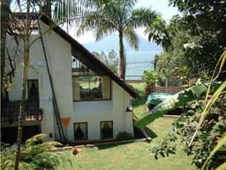 BONITA CASA UBICADA EN VALLE DE BRAVO