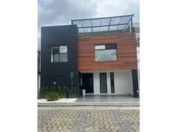 Casa En Venta En PB Habitación Terrazas Roof Amueblada Parque Coahulia