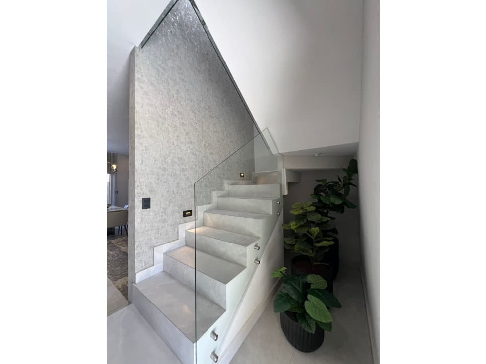VENTA DE CASAS EN CARRETERA NACIONAL, EXCELENTE UBICACION — foto 4