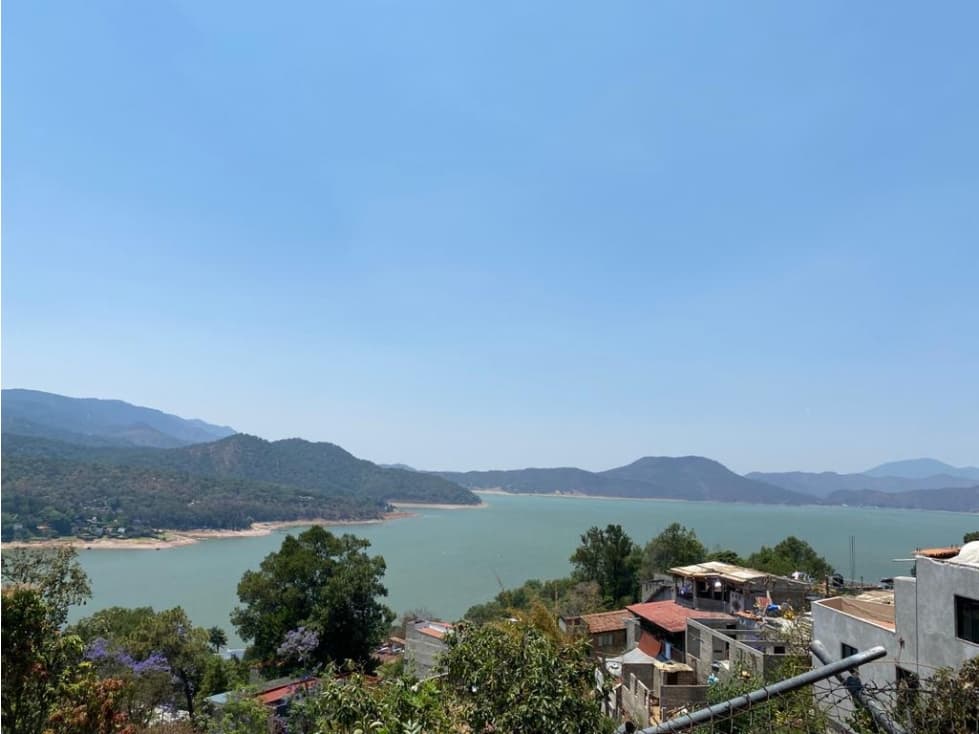 VENTA DE TERRENO CON ESPECTACULAR VISTA AL LAGO — foto 3