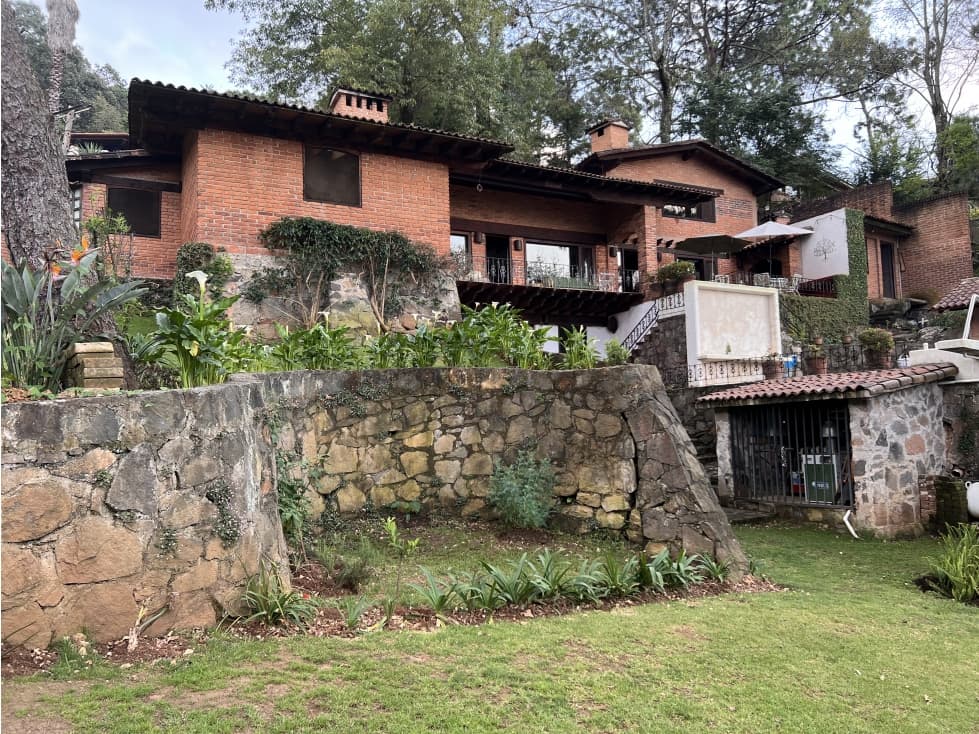 Extraordinaria casa en venta en Avandaro para remodelar — foto 1