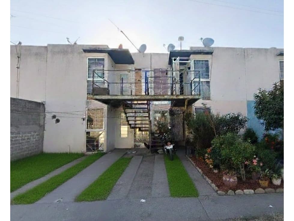 CASA DÚPLEX PLANTA ALTA EN LAS LILAS  — foto 1