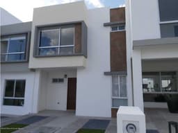 Linda y con muy buenos acabados casa en venta ubicada en Zakia,
