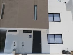 Moderna casa venta en Zakia 3 rec con amenidades