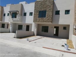 Hermosa casa con roof en privada con amenidades y doble seguridad JF