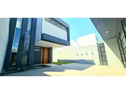 CASA EN RENTA Y/O VENTA EN CUMBRES DEL LAGO DE JURIQUILLA