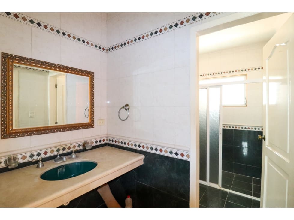 Campestre Sobre Avenida Casa En Venta En Esquina — foto 4