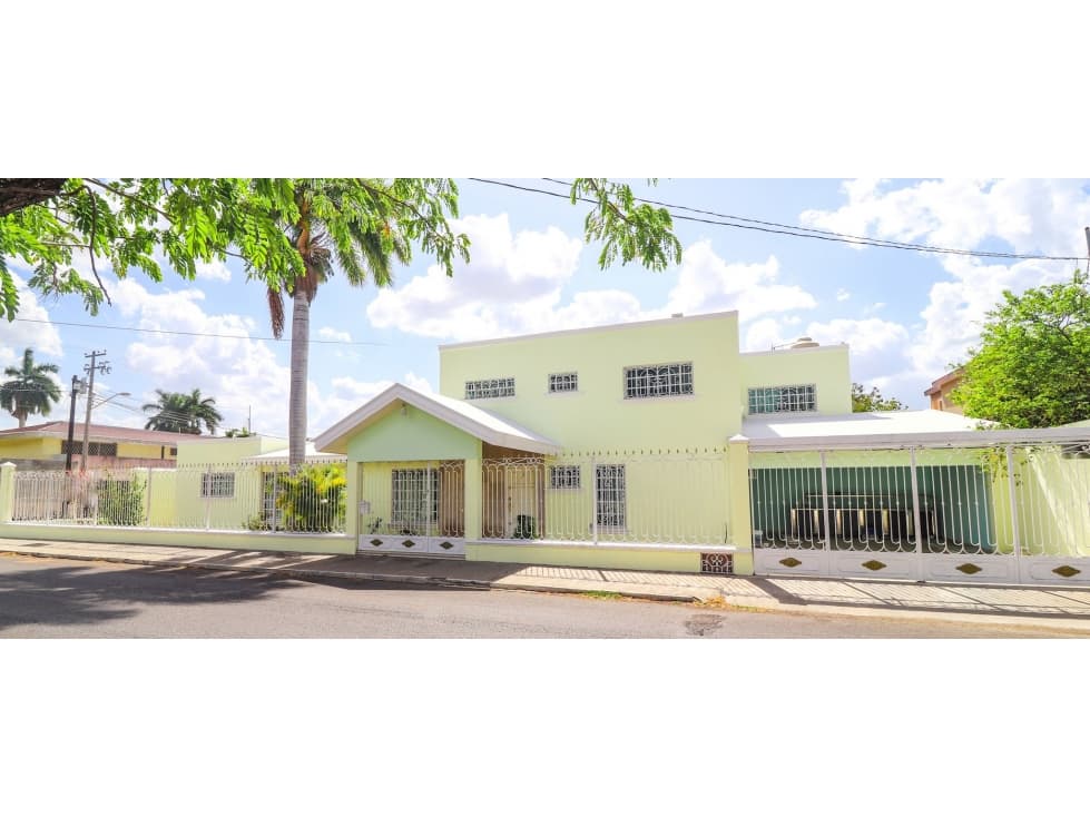 Campestre Sobre Avenida Casa En Venta En Esquina — foto 1