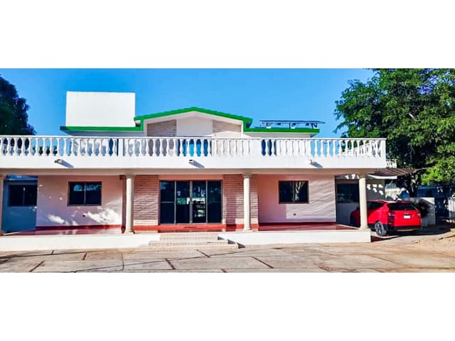 Chablekal Casa Muy Amplia Y Con Terreno Grande En Venta