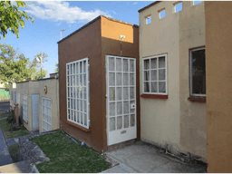 CASA PEQUEÑA EN UNIDAD HABITACIONAL EN TEMIXCO