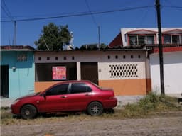 CASA EN VENTA EN FRACC. LAURELES 1