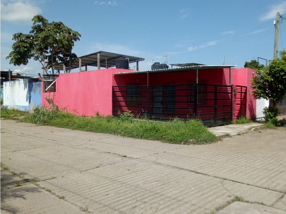 CASA EN VENTA EN FRACC. LA FLORESTA — foto 2