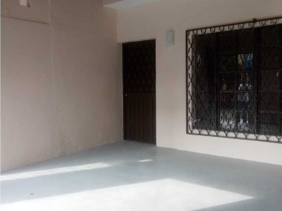 CASA EN VENTA EN FRACC. LAURELES 1 — foto 2