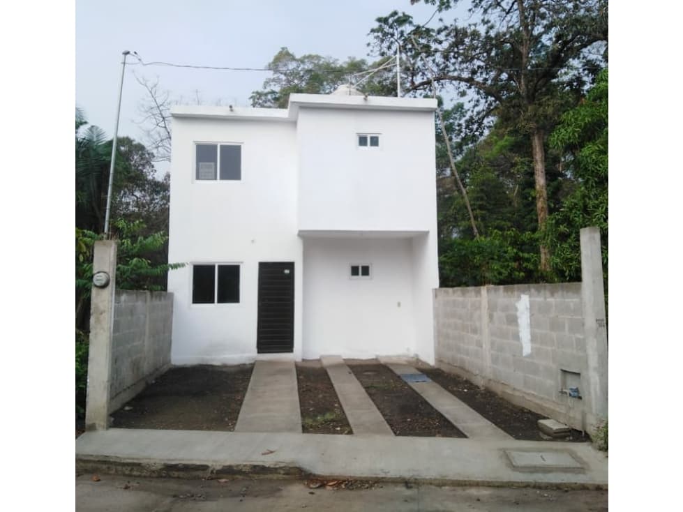 SE VENDE CASA EN COL. LAS  NUBES — foto 1