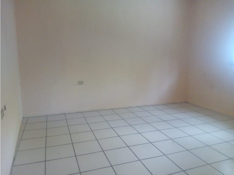 CASA EN VENTA EN COLONIA LA JOYA — foto 4