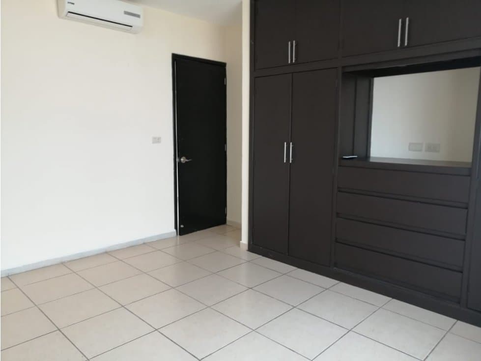 Se Renta Casa en Fracc. Rincon del Bosque — foto 6