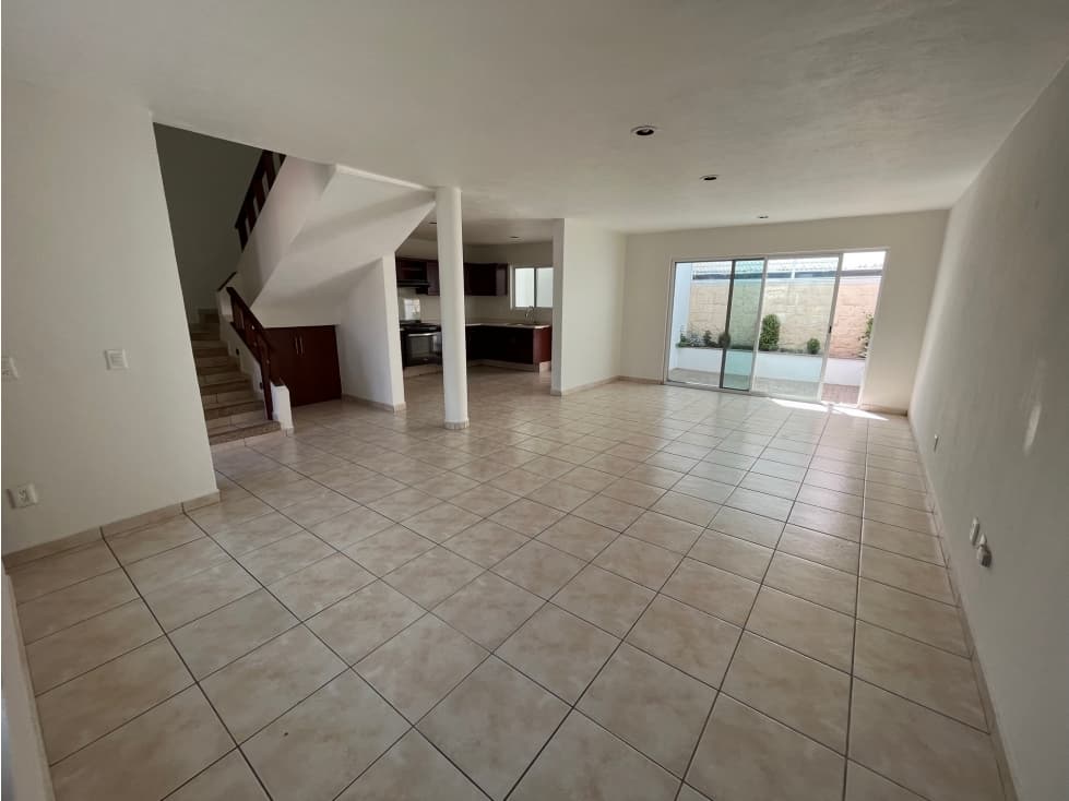 RENTA CASA ZONA ESTE FRACC PIAMONTE — foto 3
