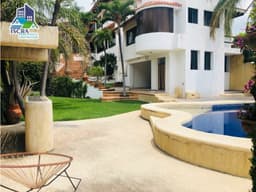 RESIDENCIA EN LOMAS DE COCOYOC CON VISTA PANORÁMICA