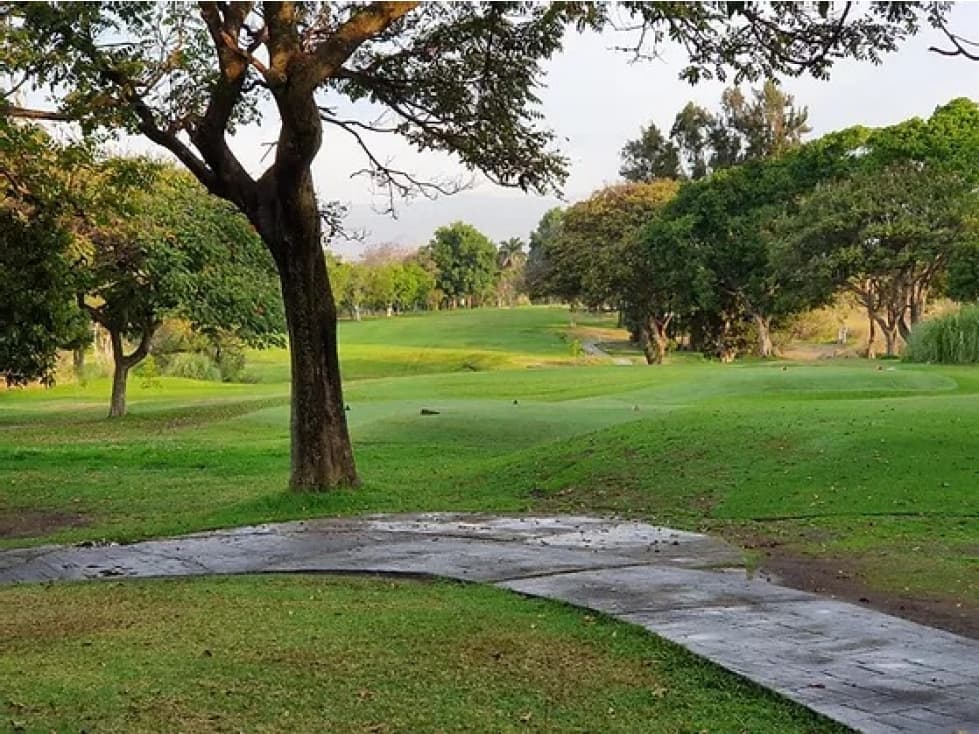 CASA EN LOMAS DE COCOYOC CON CAMPO DE GOLF — foto 4