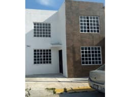 CASA DOS PLANTAS ZONA SUR PACHUCA CON 4 RECAMARAS EN PRIVADA