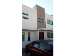 VENTA CASA CON AMPLIO JARDÍN EN TIZATLAN EXCELENTE UBICACIÓN